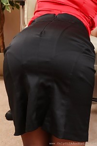 Jessica The Amazing Secretary In Satin Dressing